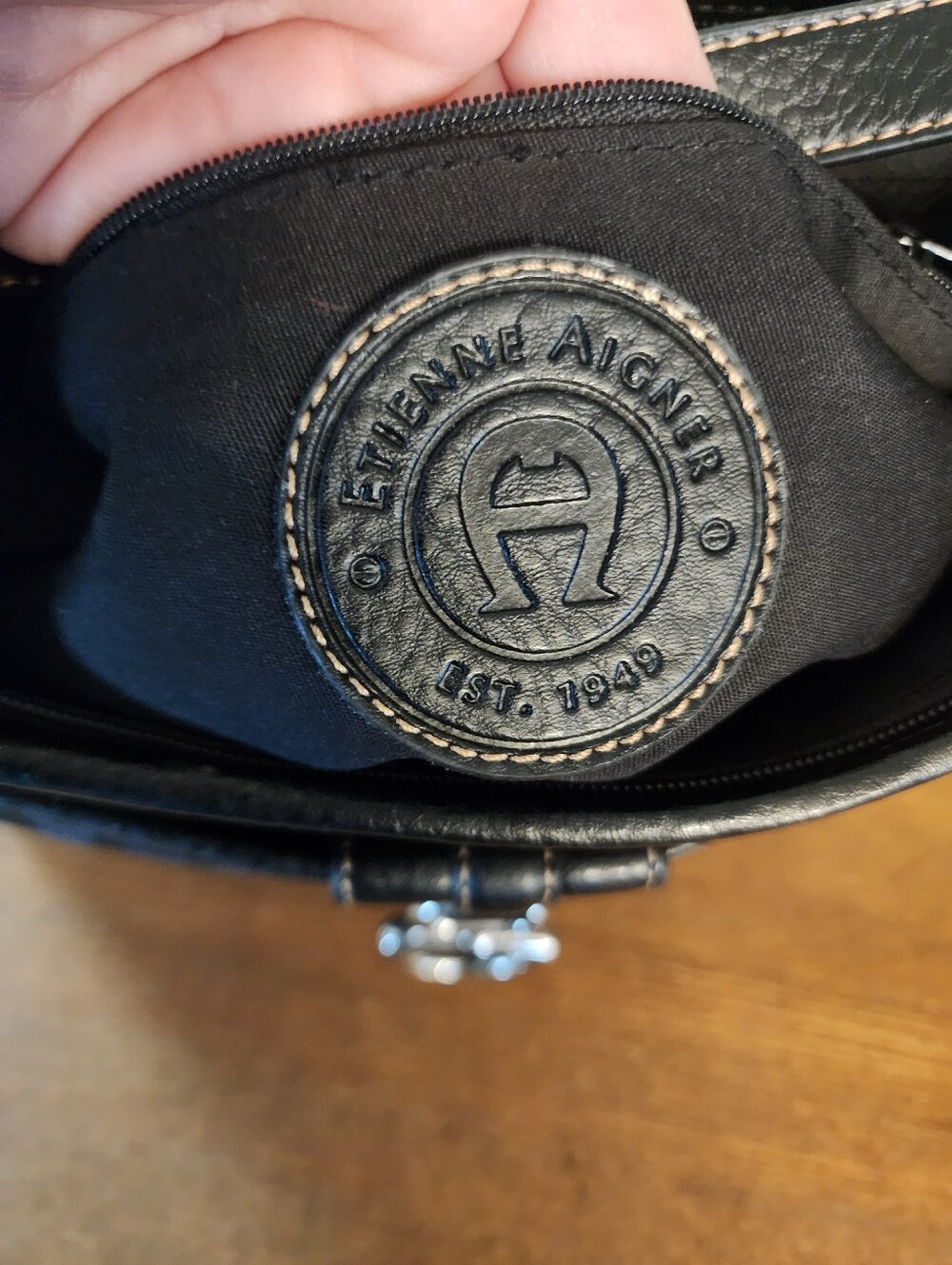 Etienne Aigner Shoulder Bag - Picture 7 of 11